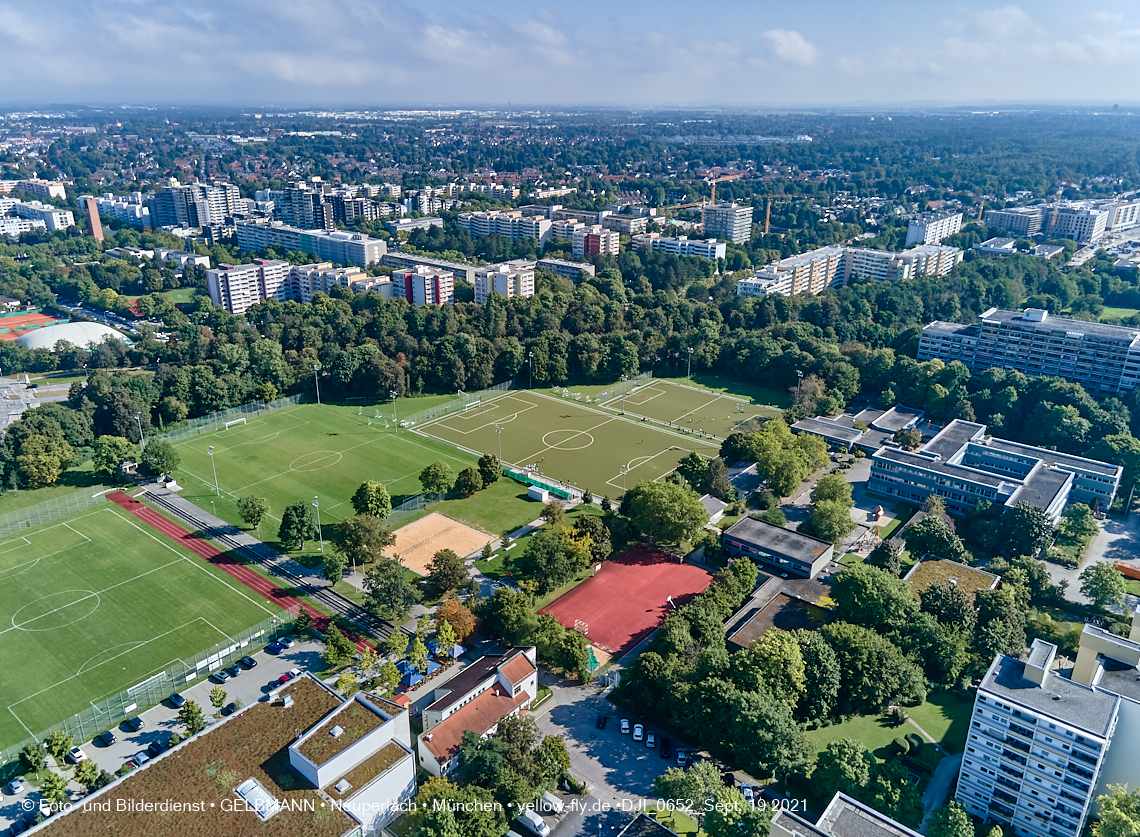 19.09.2021 - Rentenversicherung - SVN-Sportanlage, Sportanlage Perlach-Ost - Mittelschule Gerhard-Hauptmann-Ring in Neuperlach 